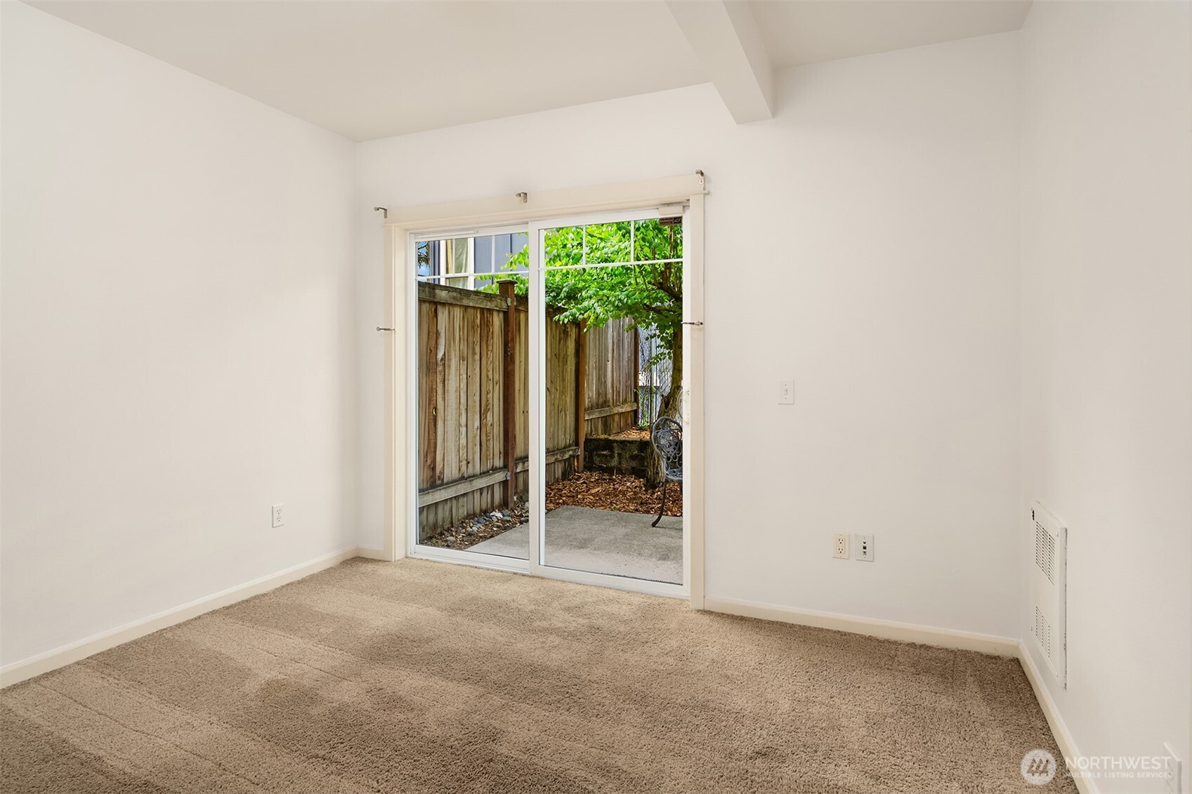 1406 N Northgate Way B Property Photo 20