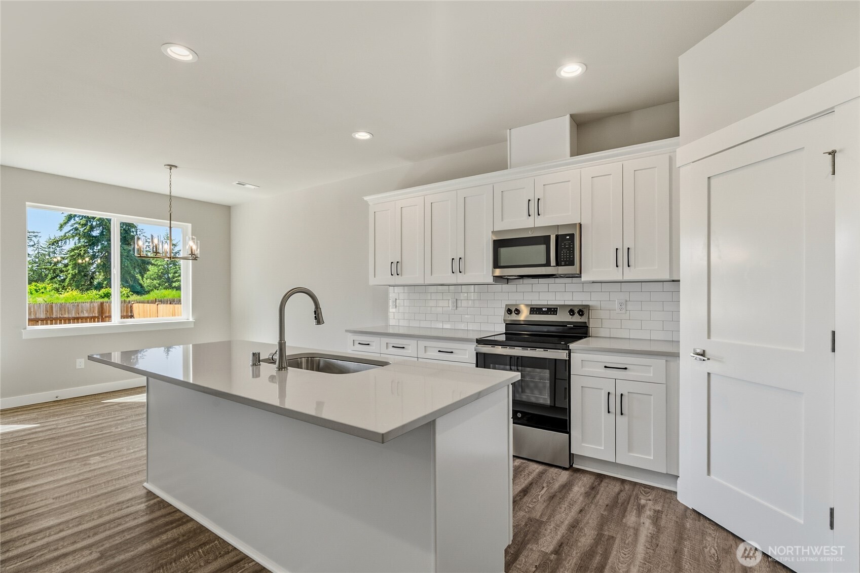 12908 Yakima Avenue Property Photo 6
