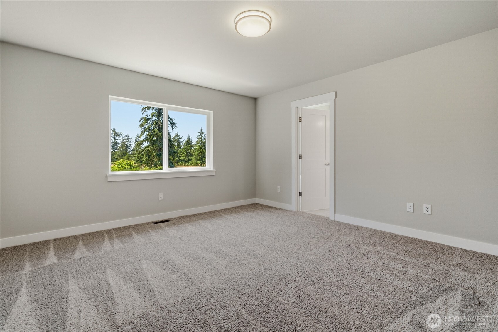 12908 Yakima Avenue Property Photo 9