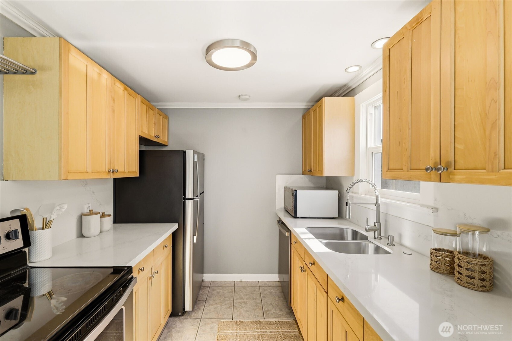 8257 Interlake Avenue Property Photo 12