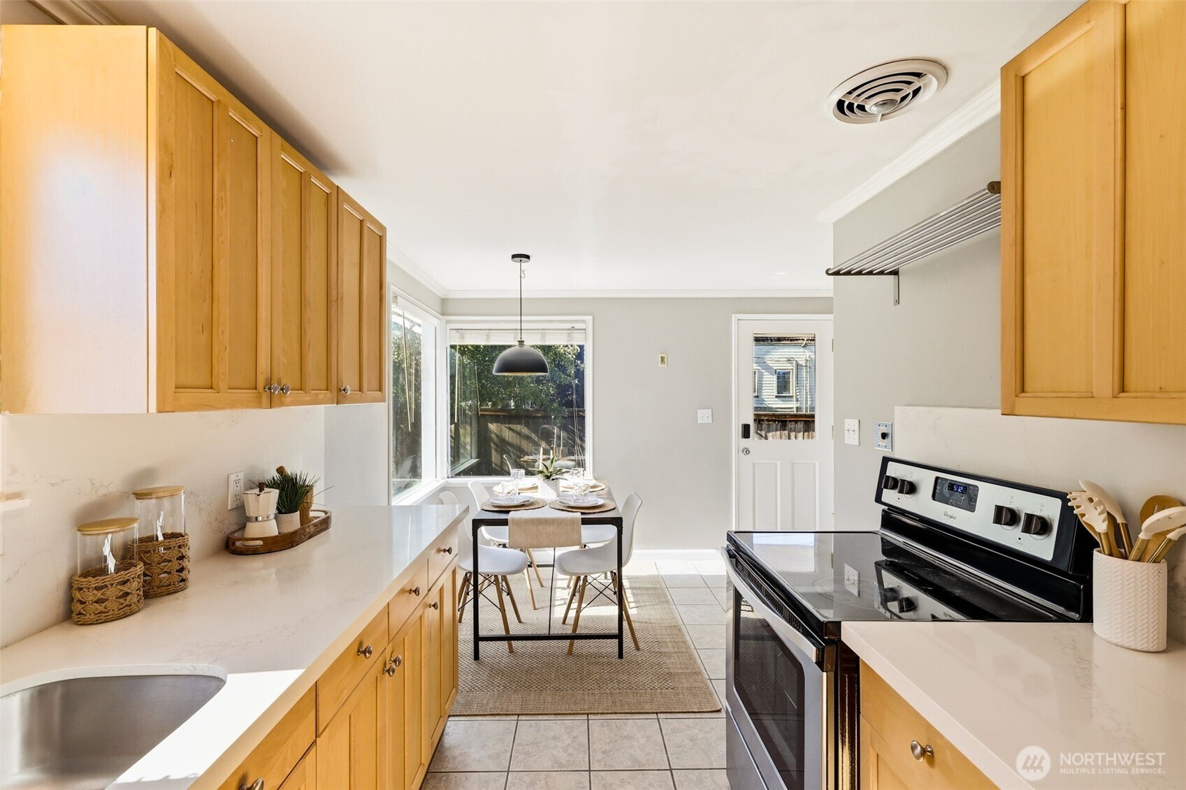 8257 Interlake Avenue Property Photo 13