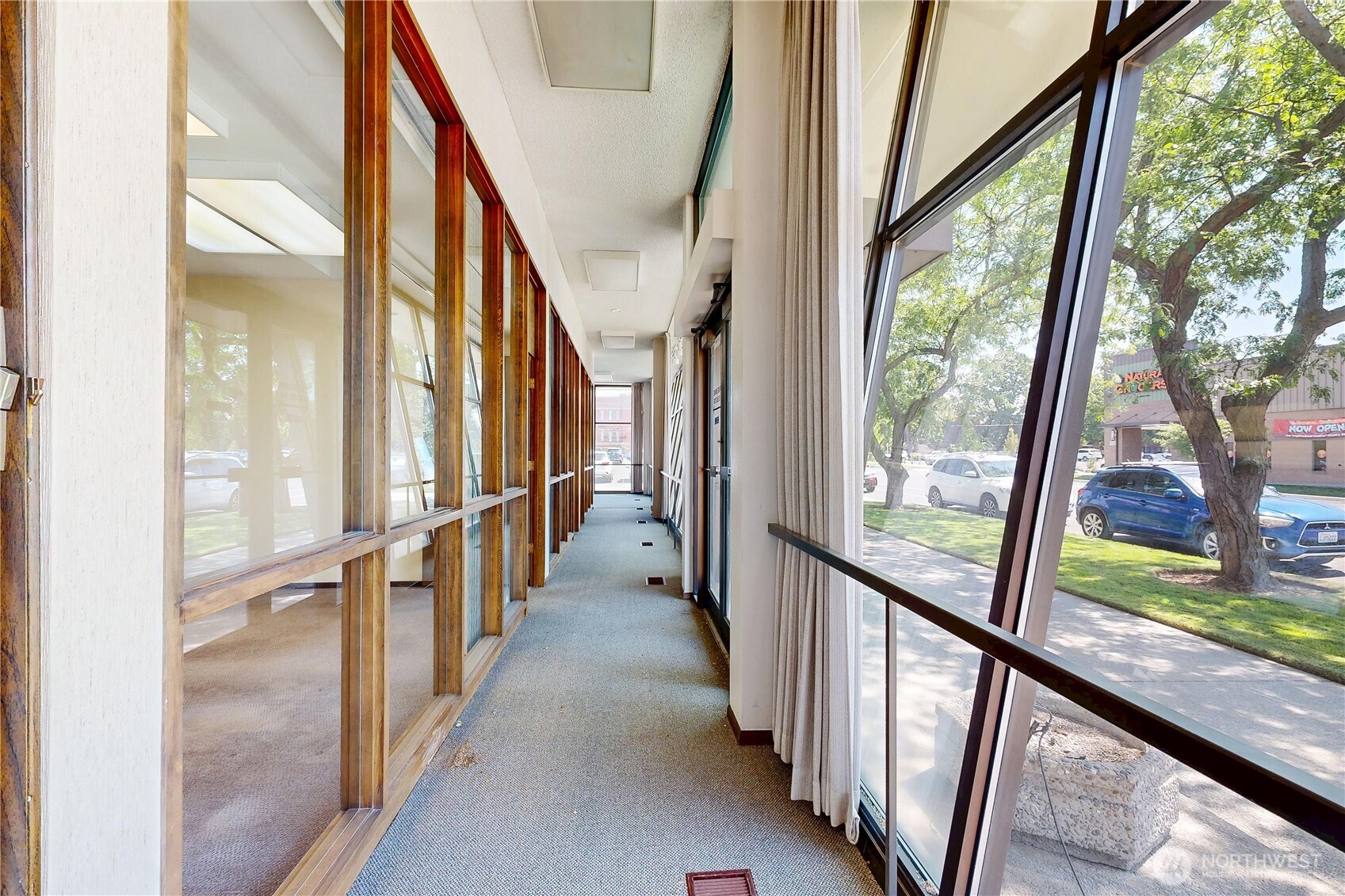 103 E Poplar Street Property Photo 3