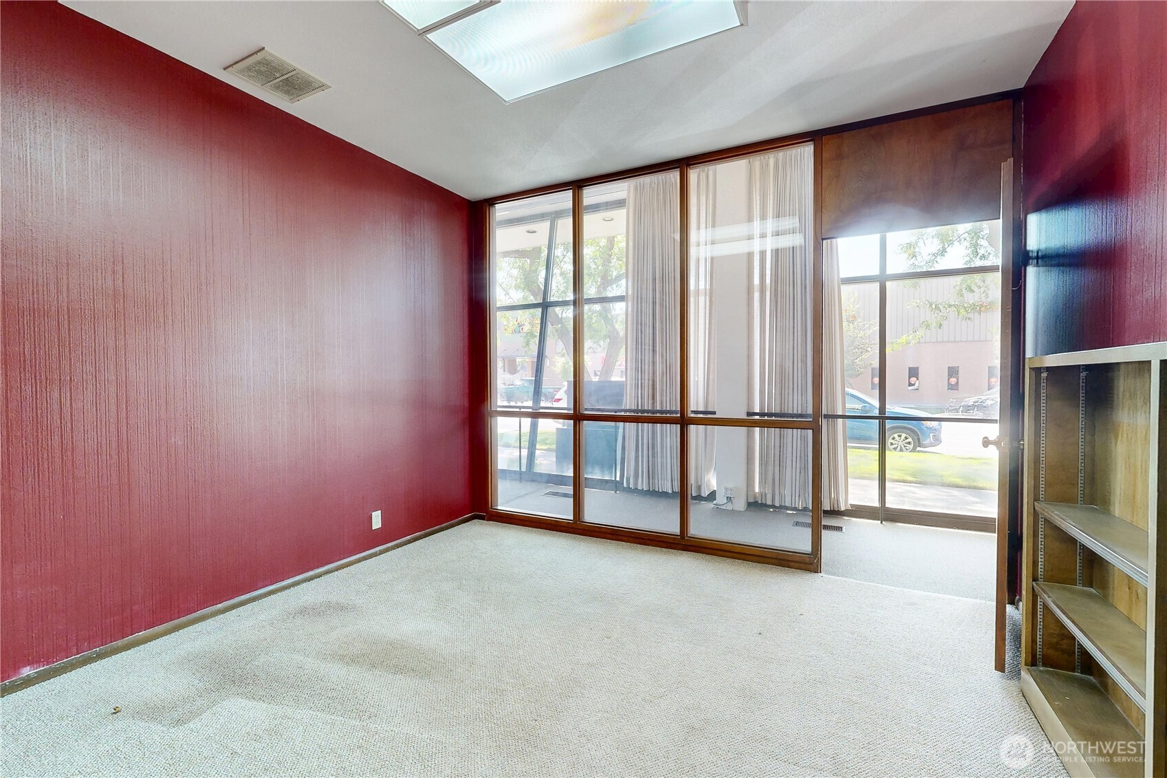 103 E Poplar Street Property Photo 12