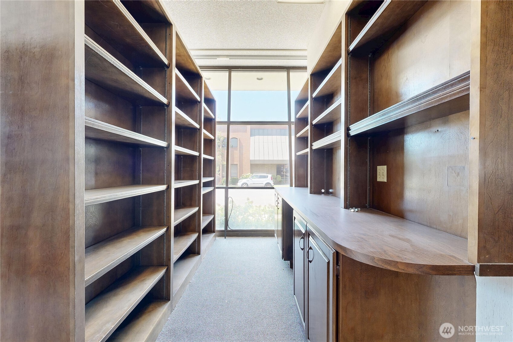 103 E Poplar Street Property Photo 17