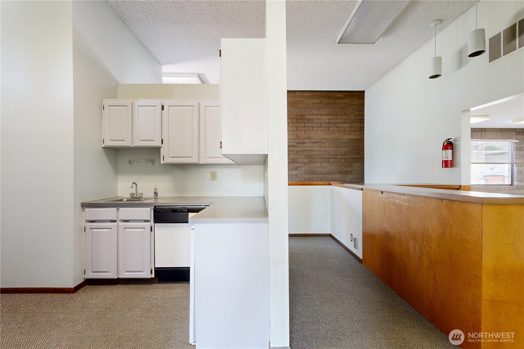 103 E Poplar Street Property Photo 18