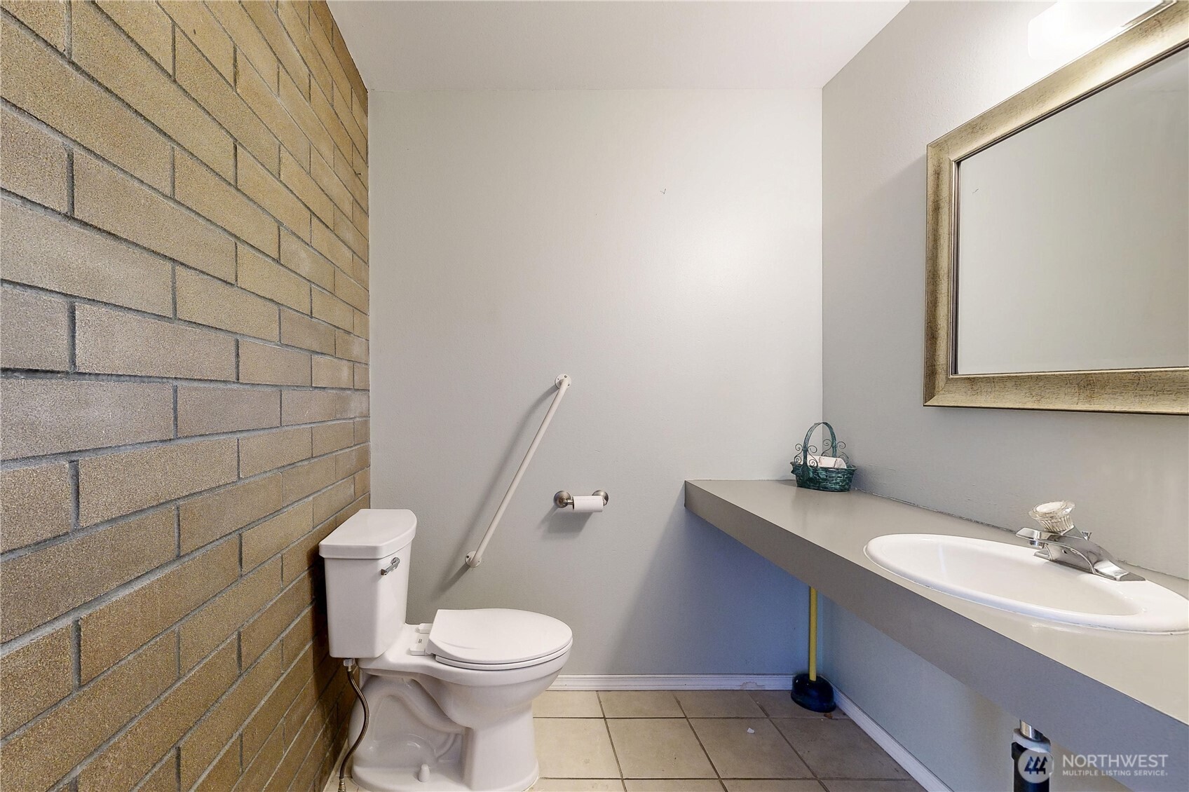 103 E Poplar Street Property Photo 20