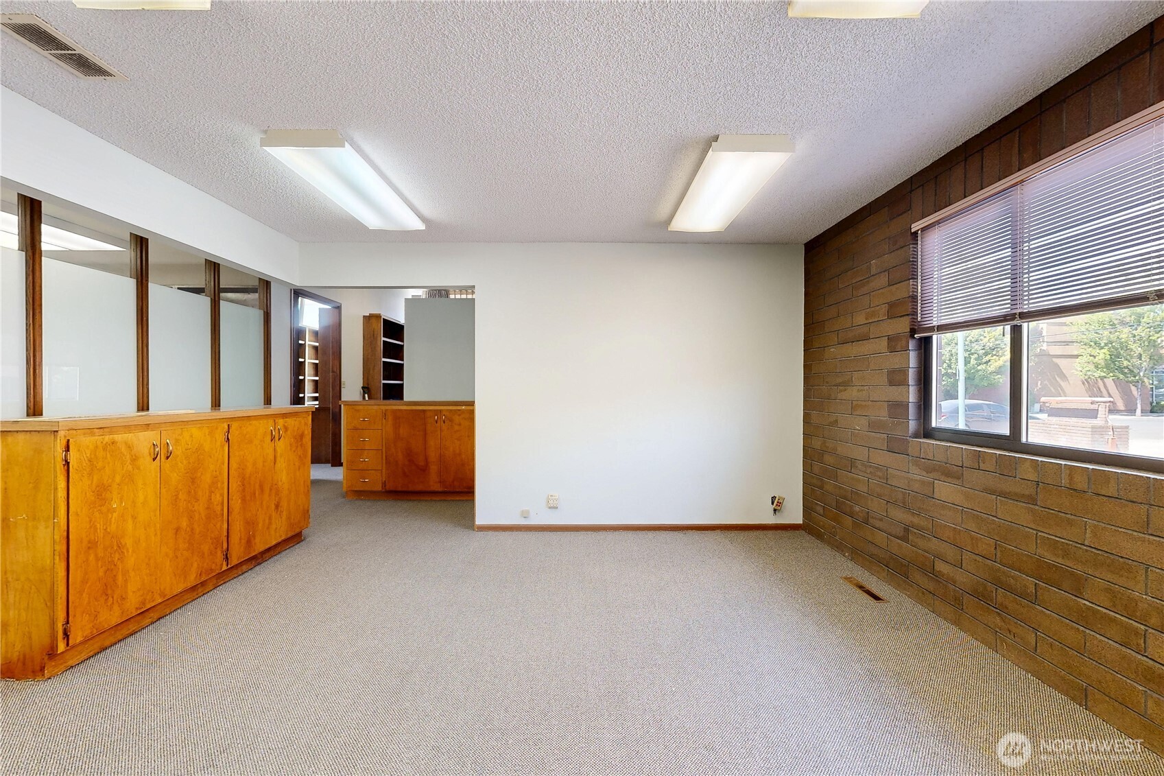 103 E Poplar Street Property Photo 21