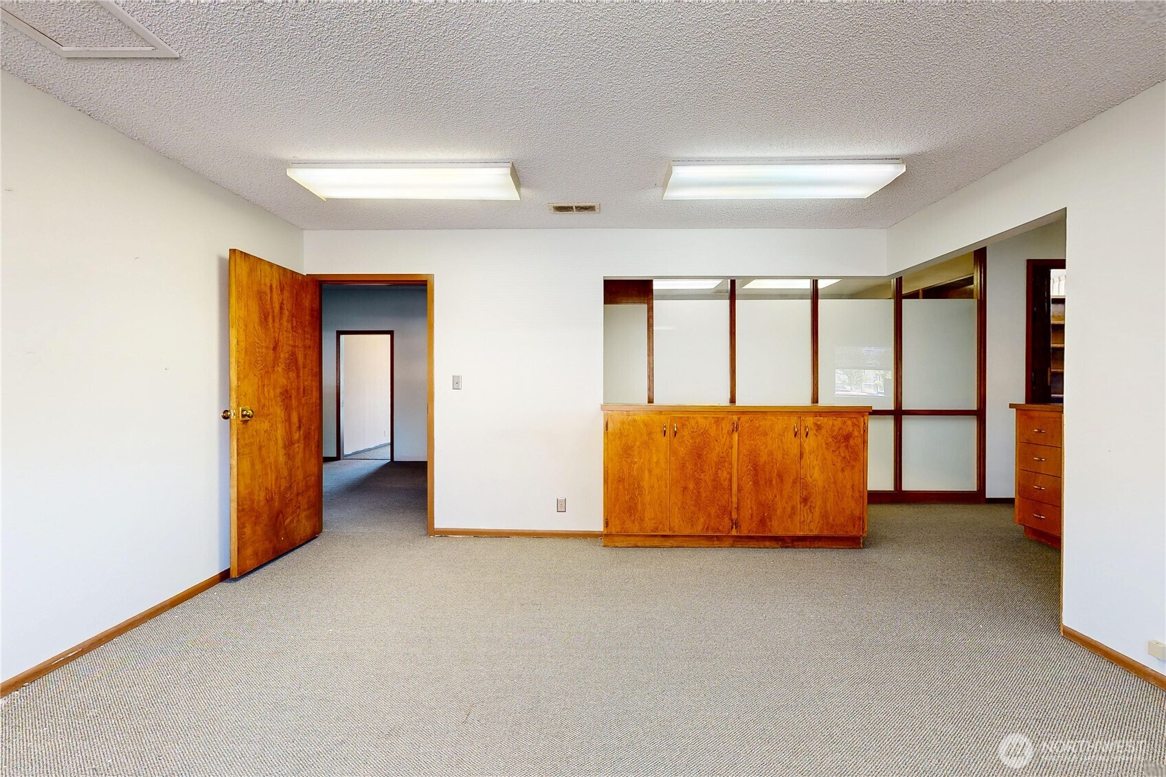 103 E Poplar Street Property Photo 22