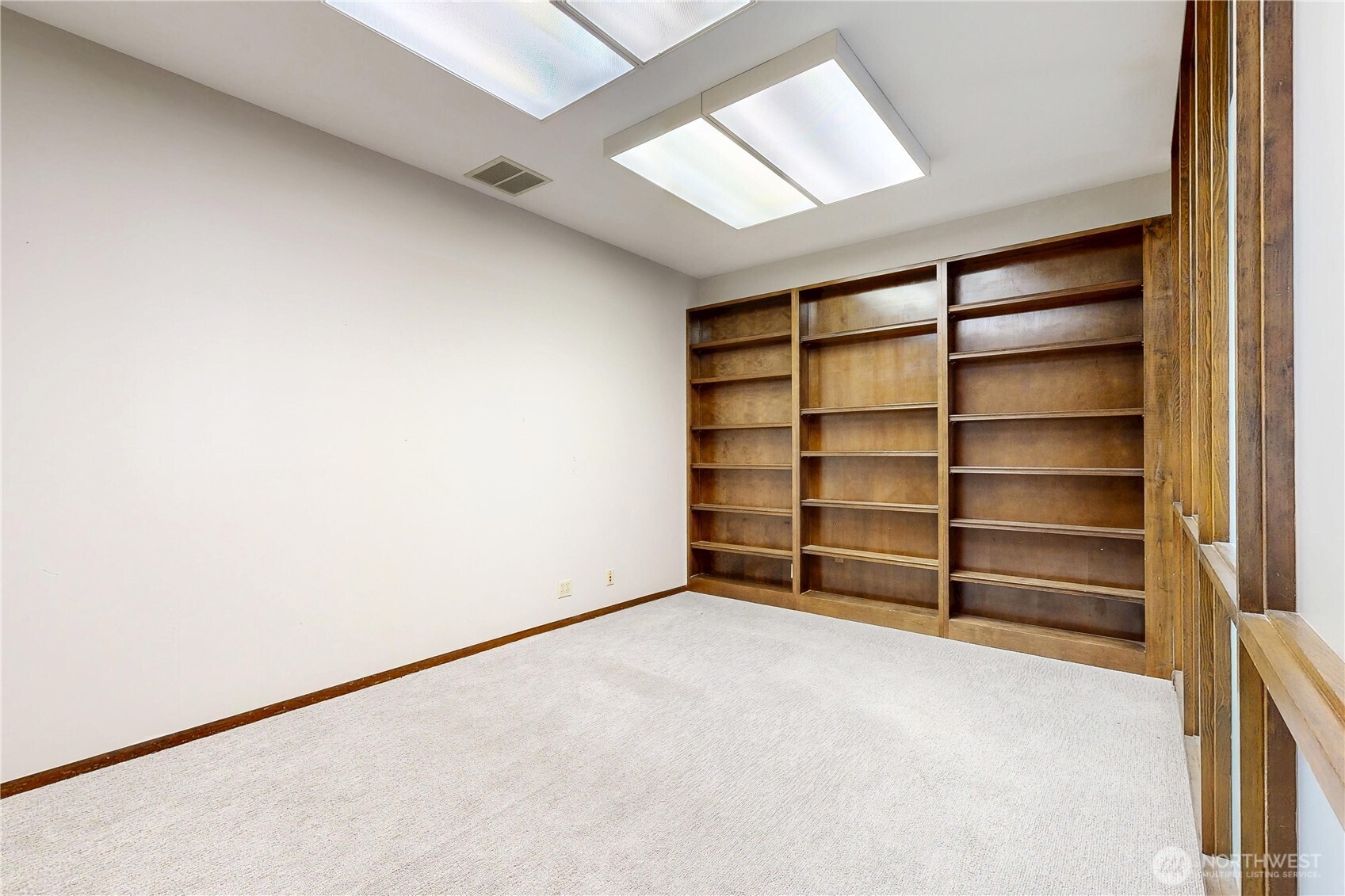 103 E Poplar Street Property Photo 23