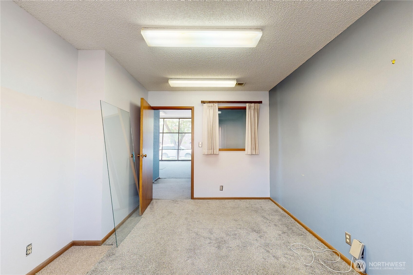 103 E Poplar Street Property Photo 28