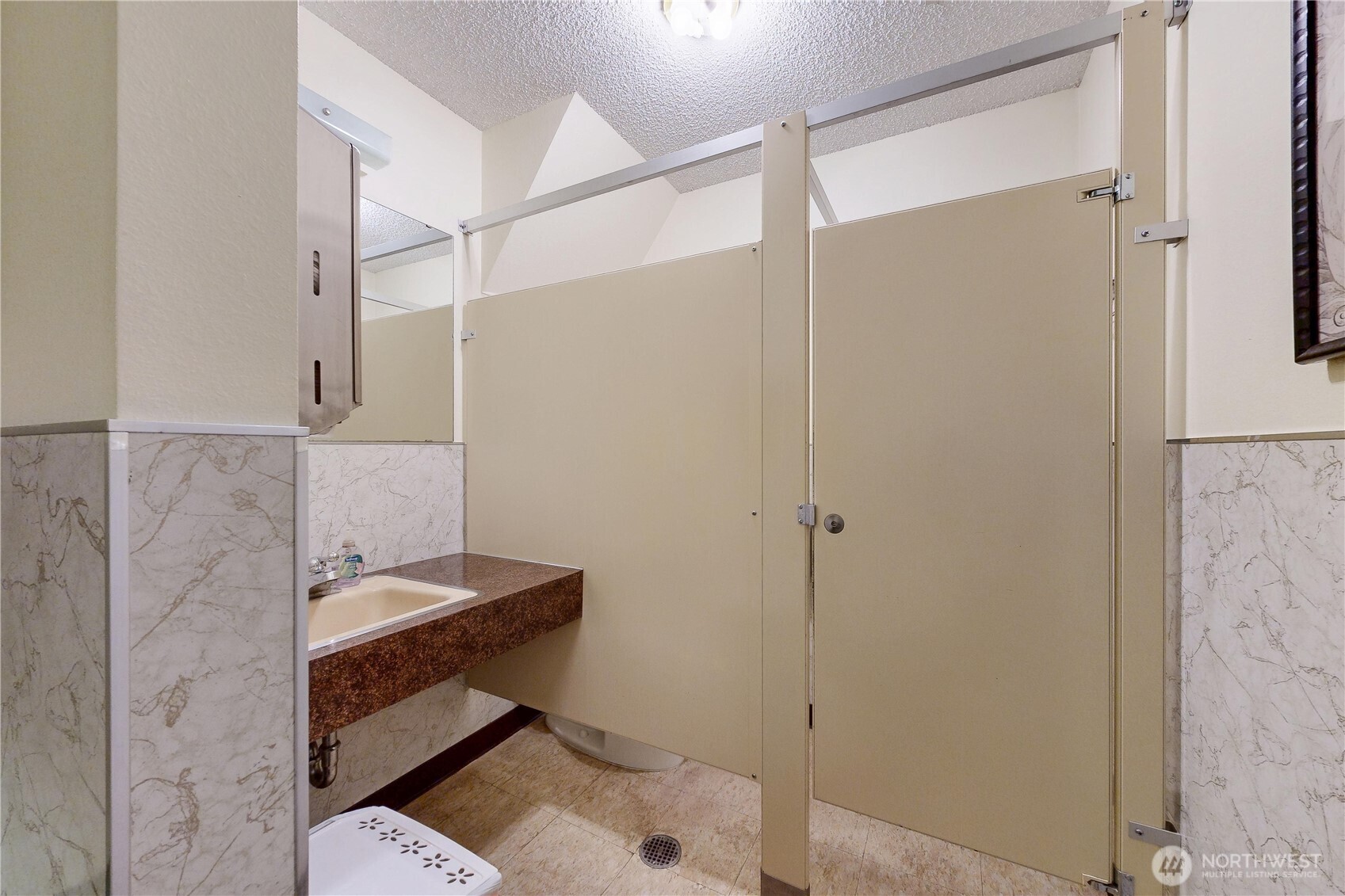 103 E Poplar Street Property Photo 34