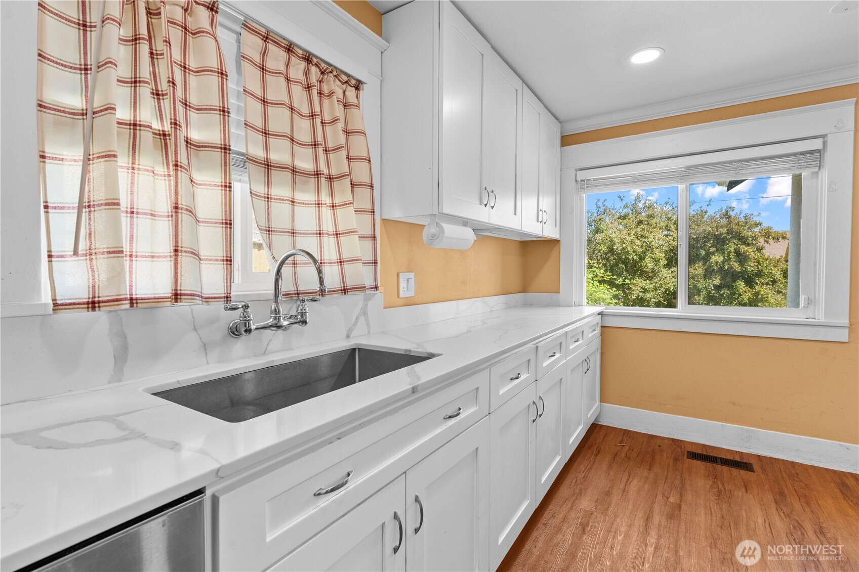1314 S Cushman Avenue Property Photo 12