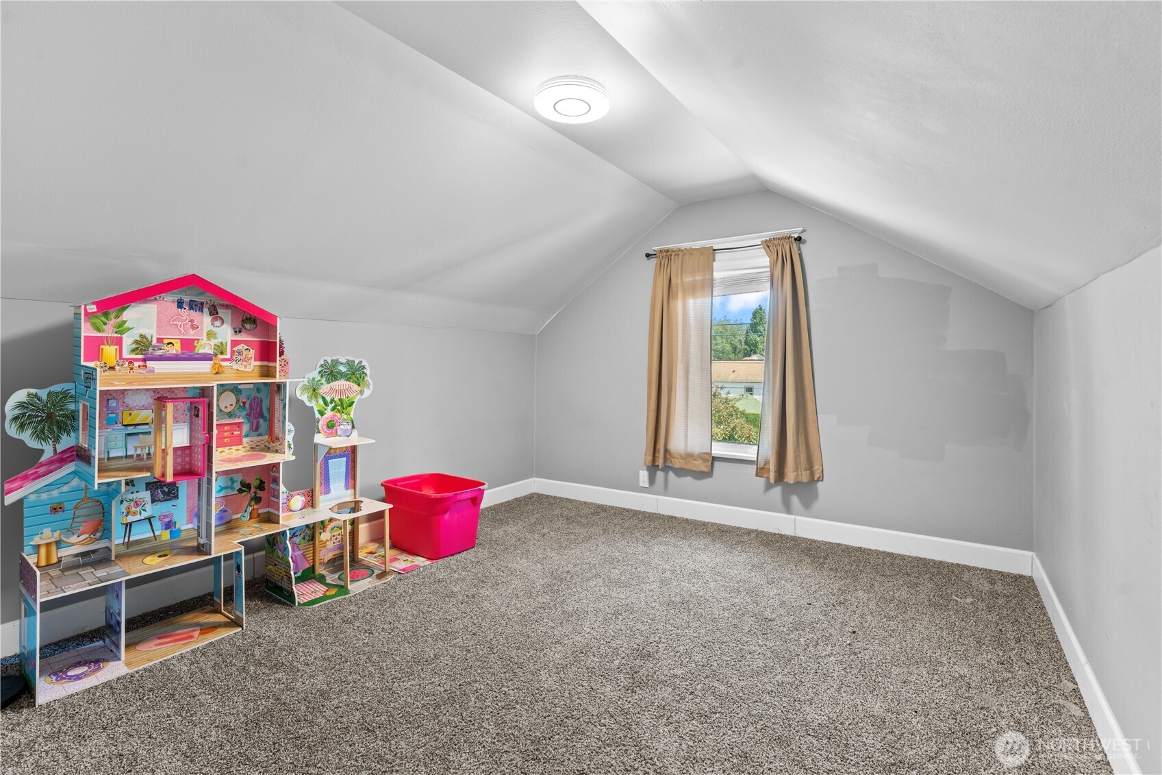 1314 S Cushman Avenue Property Photo 21
