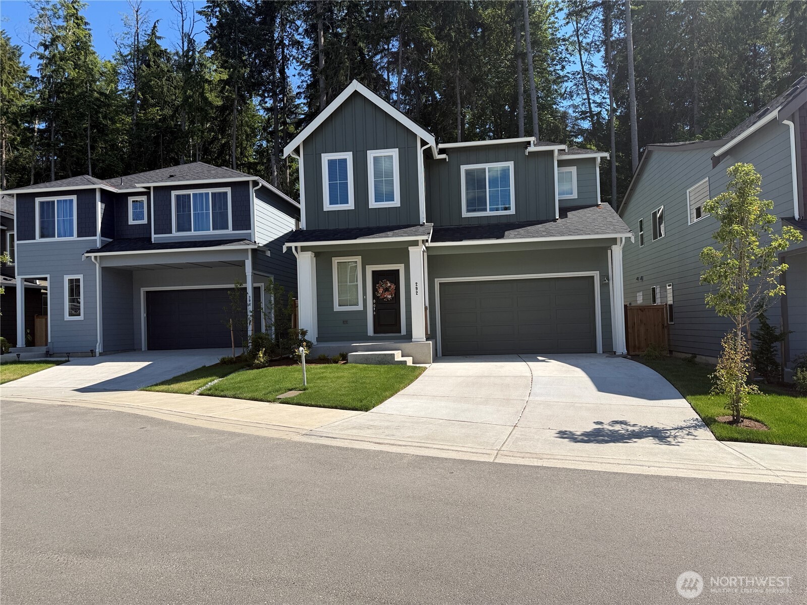 292 NE Shadowhawk Lane Property Photo 1