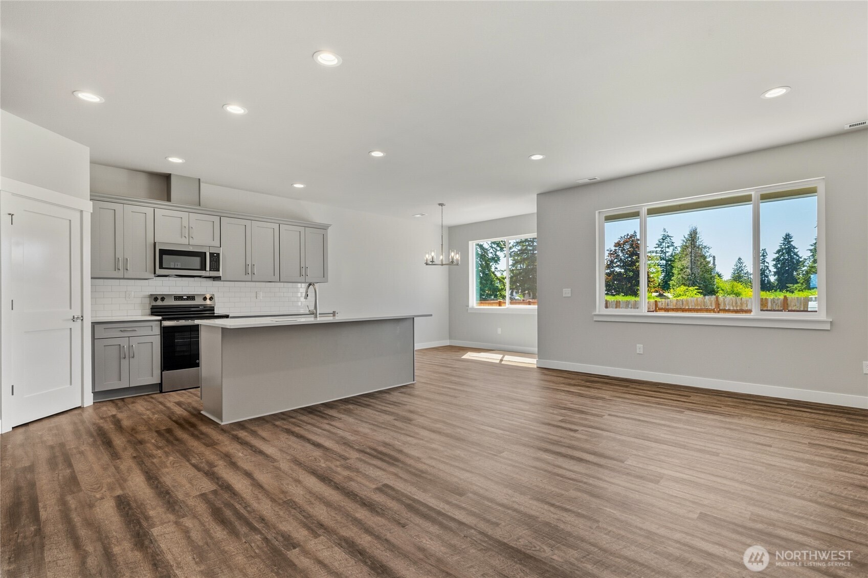12902 Yakima Avenue Property Photo 4