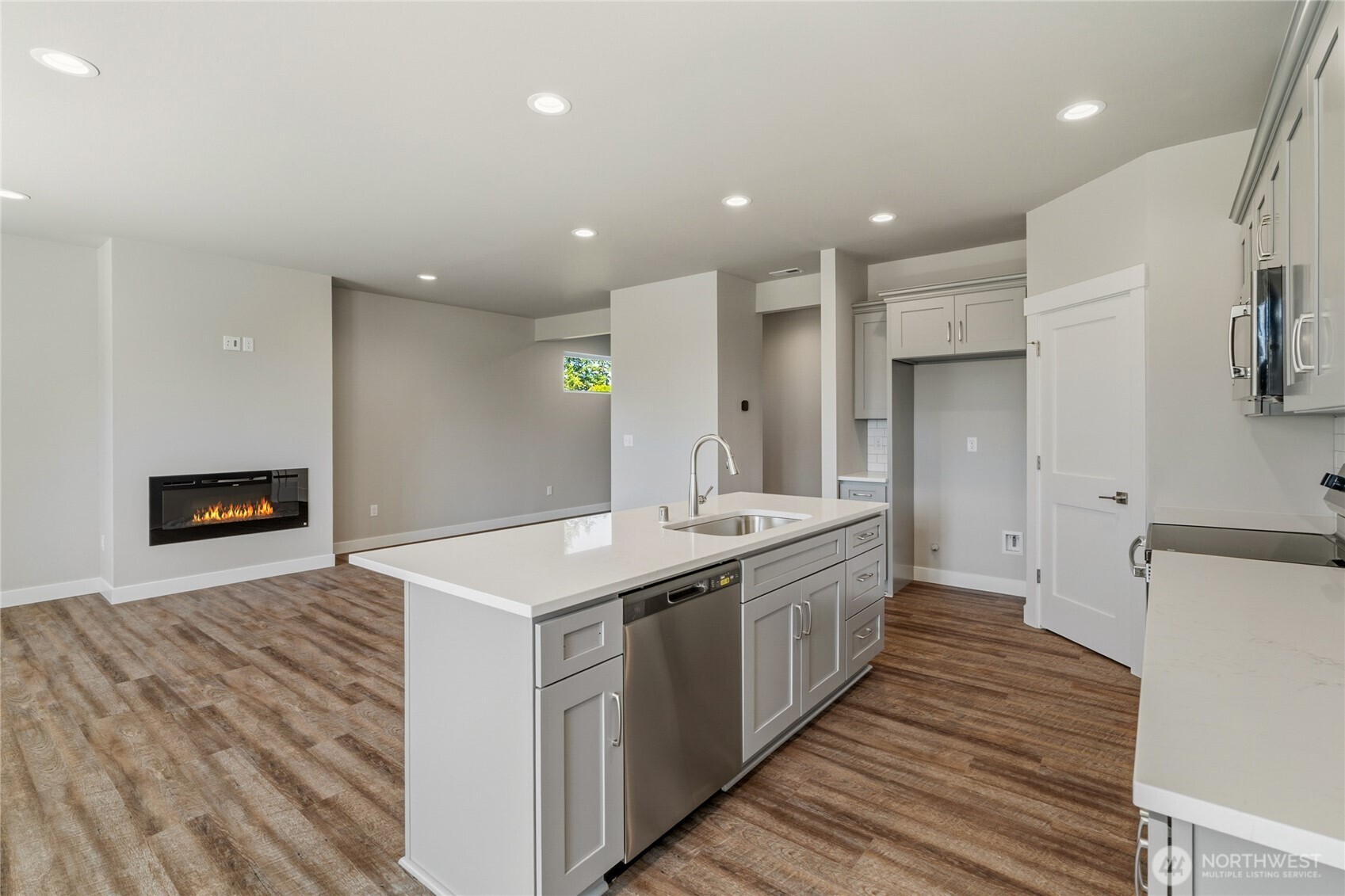 12902 Yakima Avenue Property Photo 6