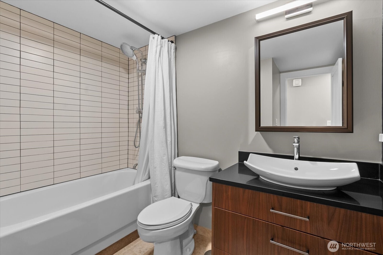 2021 1st Avenue C4 Property Photo 22