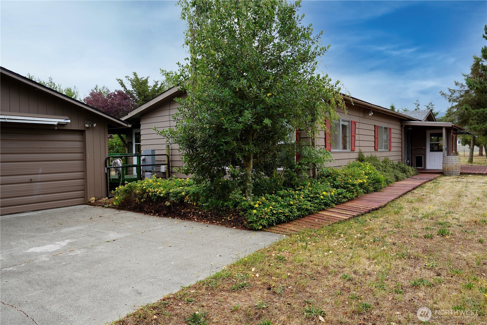 141 Quiet Place Property Photo 3