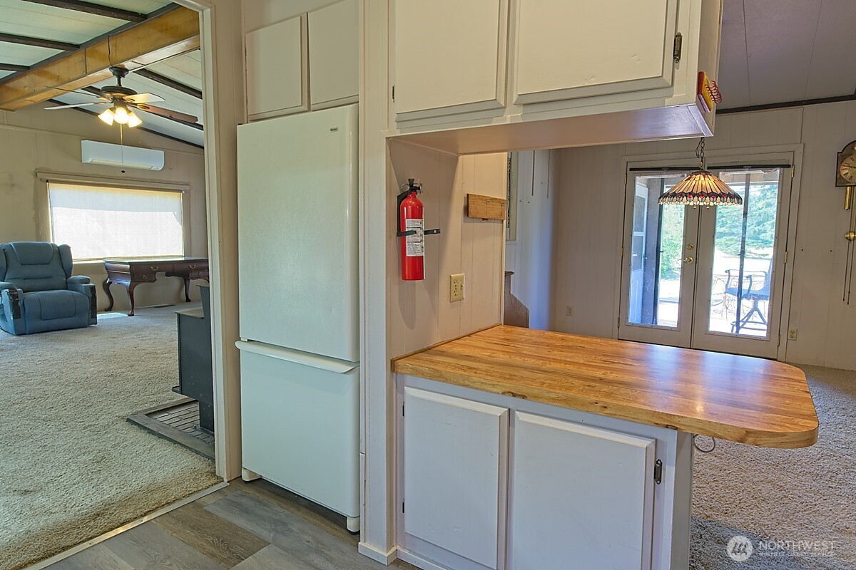 141 Quiet Place Property Photo 8