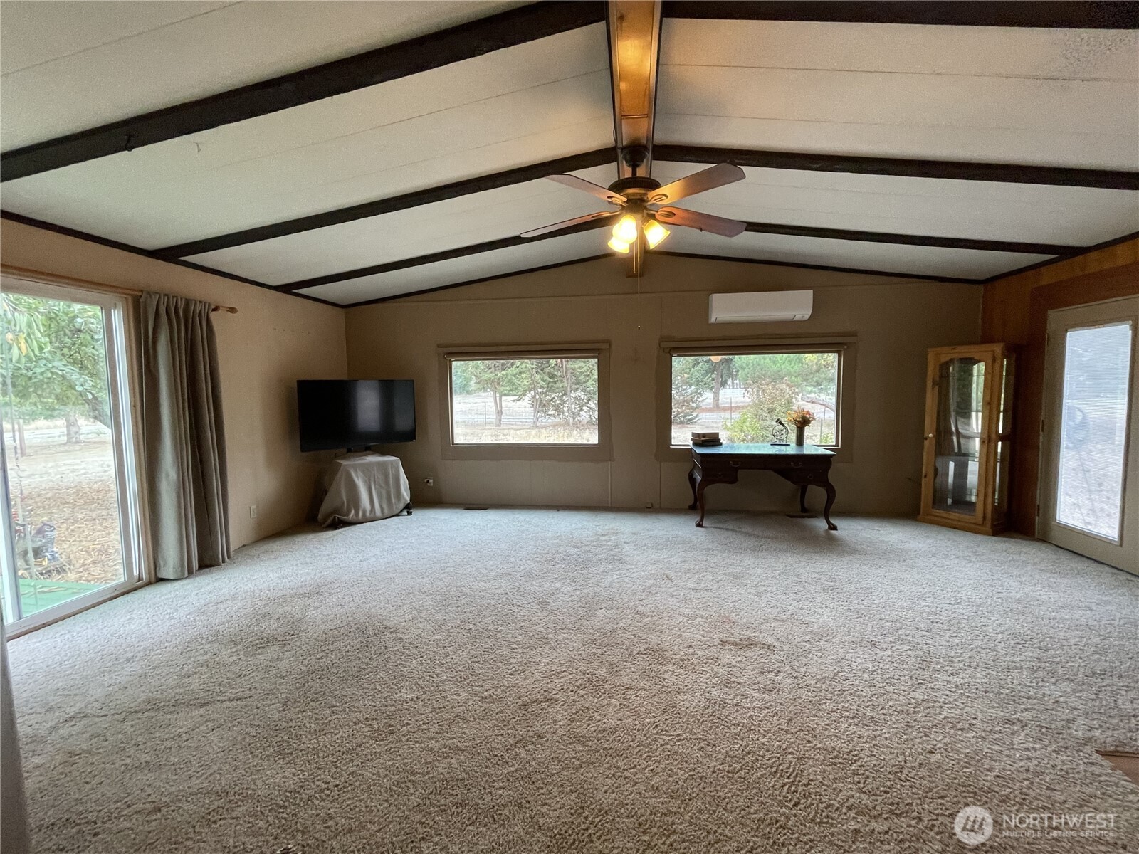 141 Quiet Place Property Photo 9