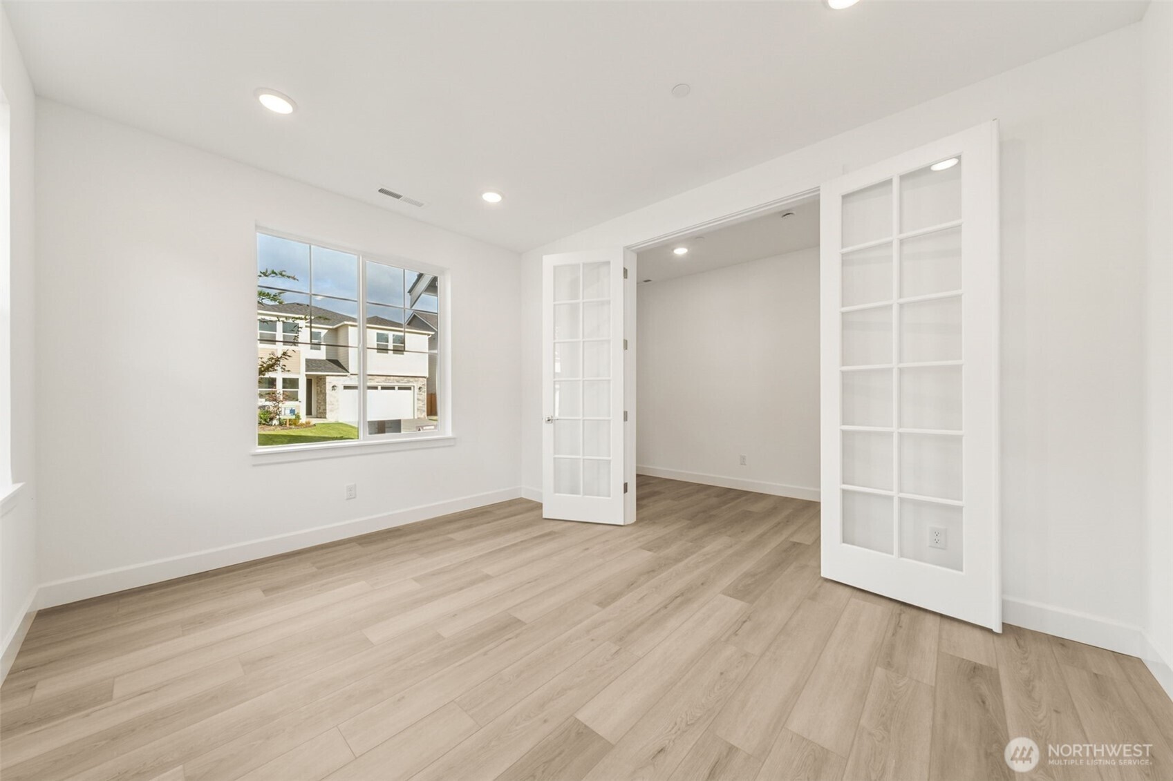 18037 139th Place 15 Property Photo 2
