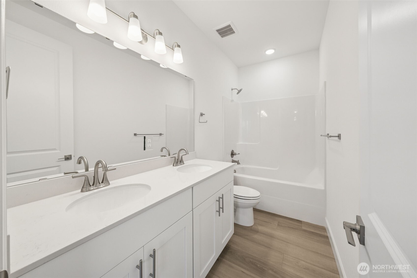 18037 139th Place 15 Property Photo 8
