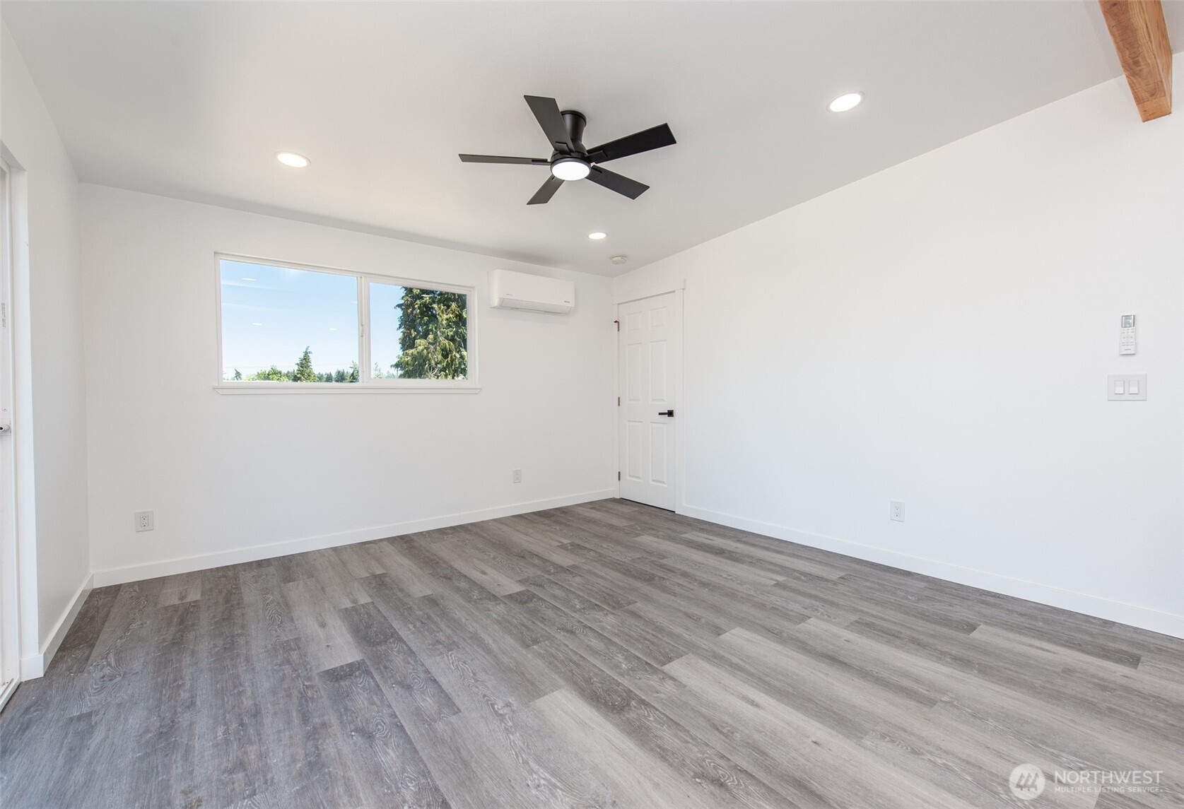 320 E Lopez Avenue Property Photo 26