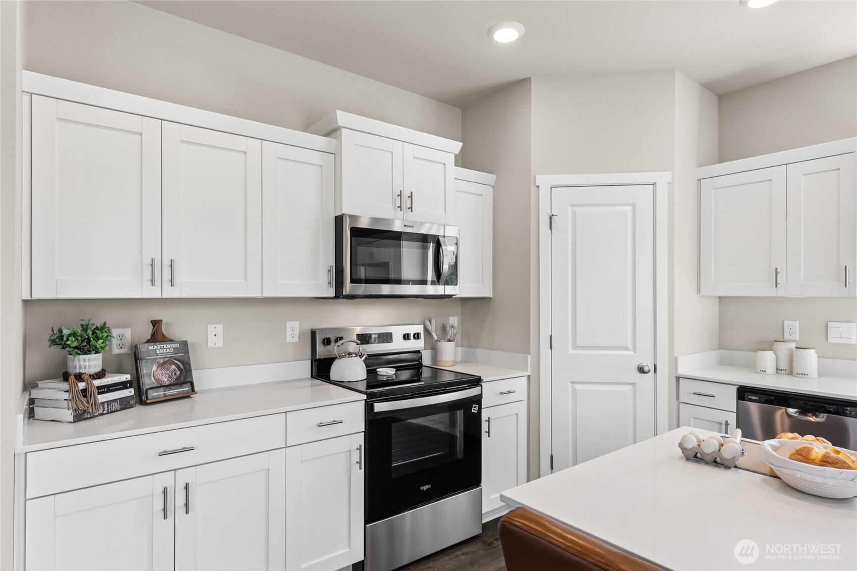 564 Wall Street 29 Property Photo 17