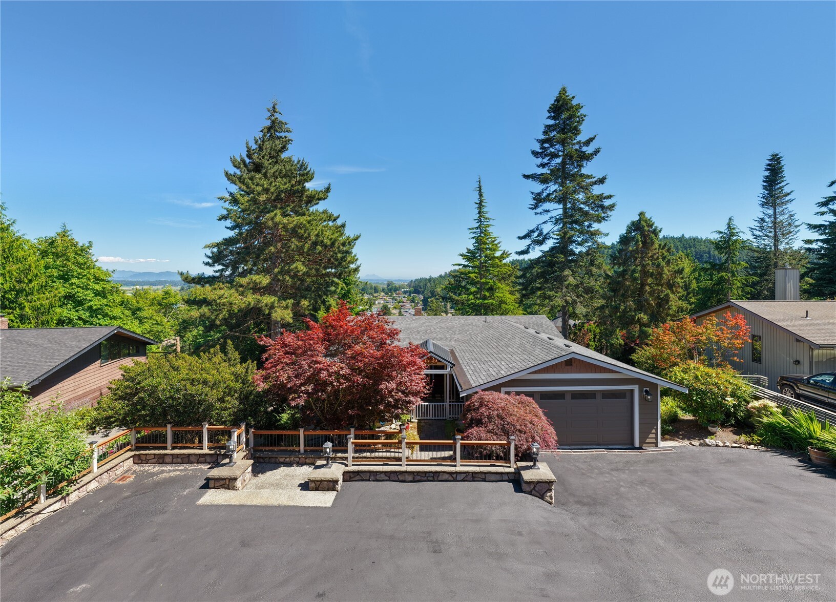 421 Umatilla Drive Property Photo 1