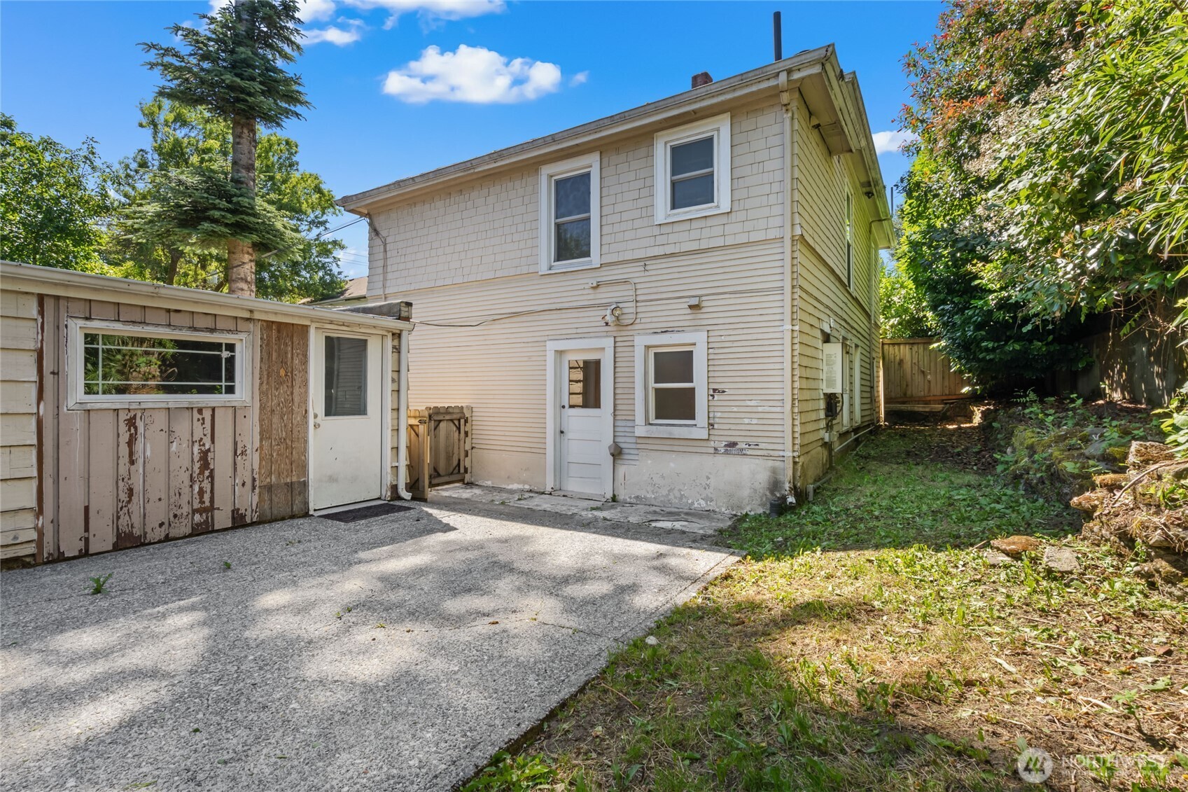 1443 22nd Avenue Property Photo 5