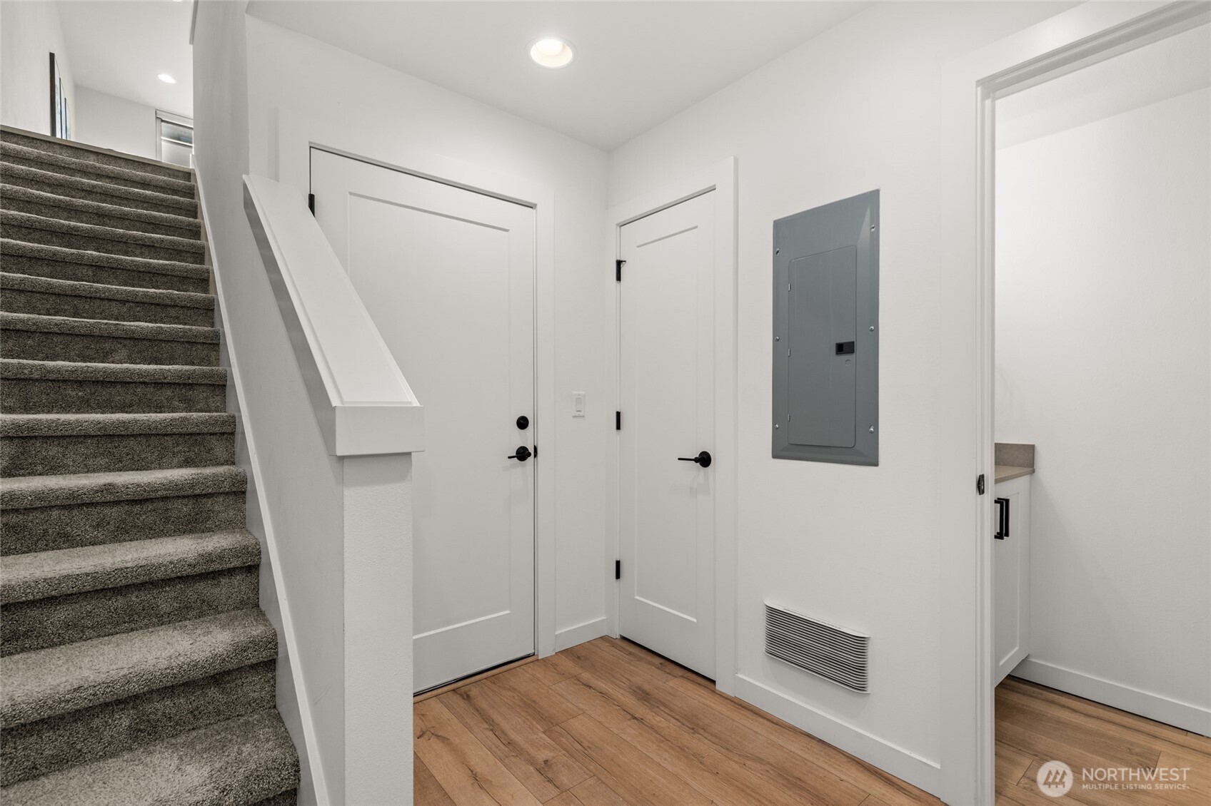 2106 Ne 85th Street E Property Photo 29