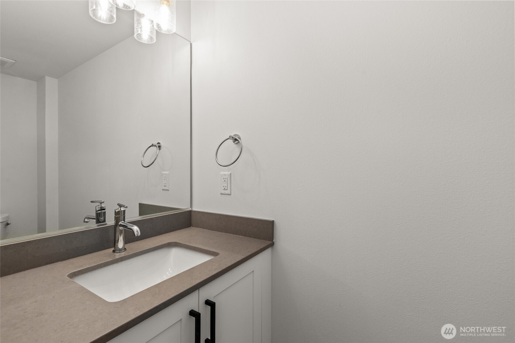 2106 Ne 85th Street E Property Photo 31