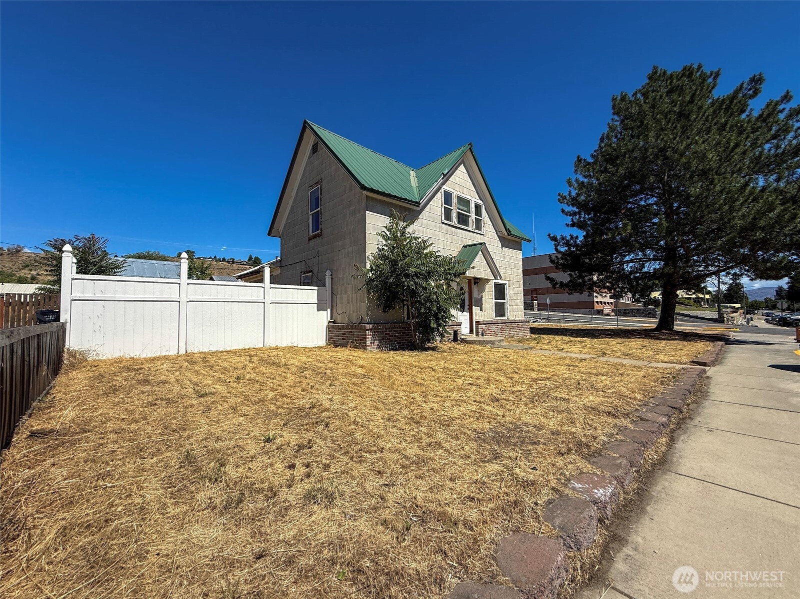 112 3rd Avenue Property Photo 6