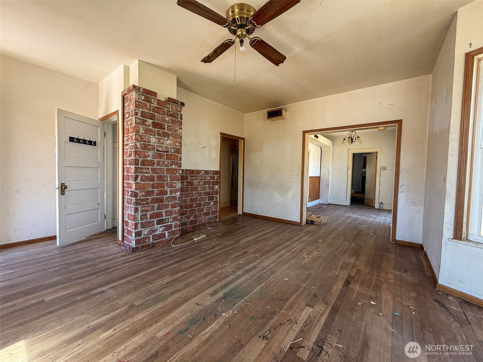 112 3rd Avenue Property Photo 9