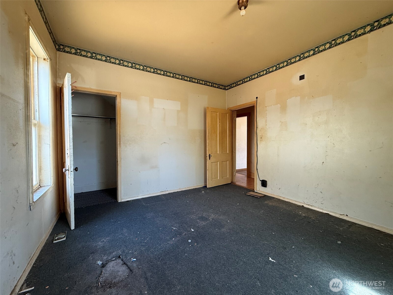 112 3rd Avenue Property Photo 18