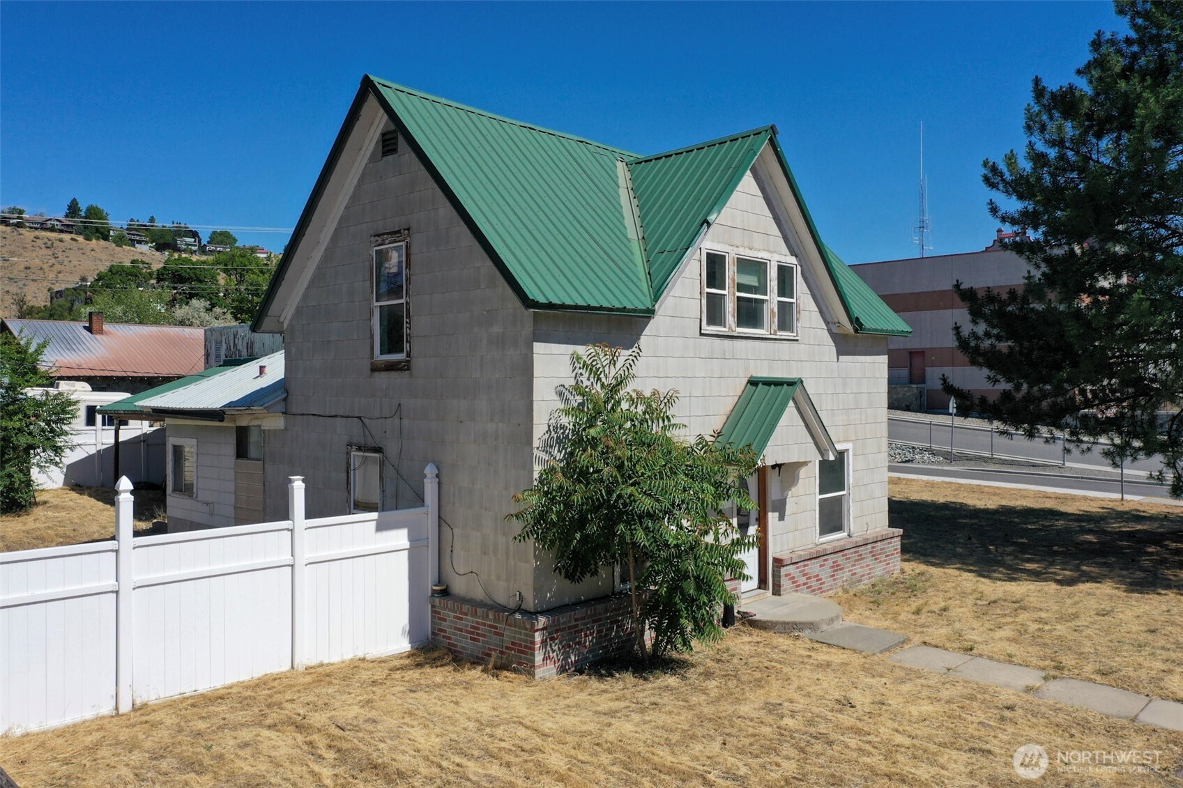 112 3rd Avenue Property Photo 32