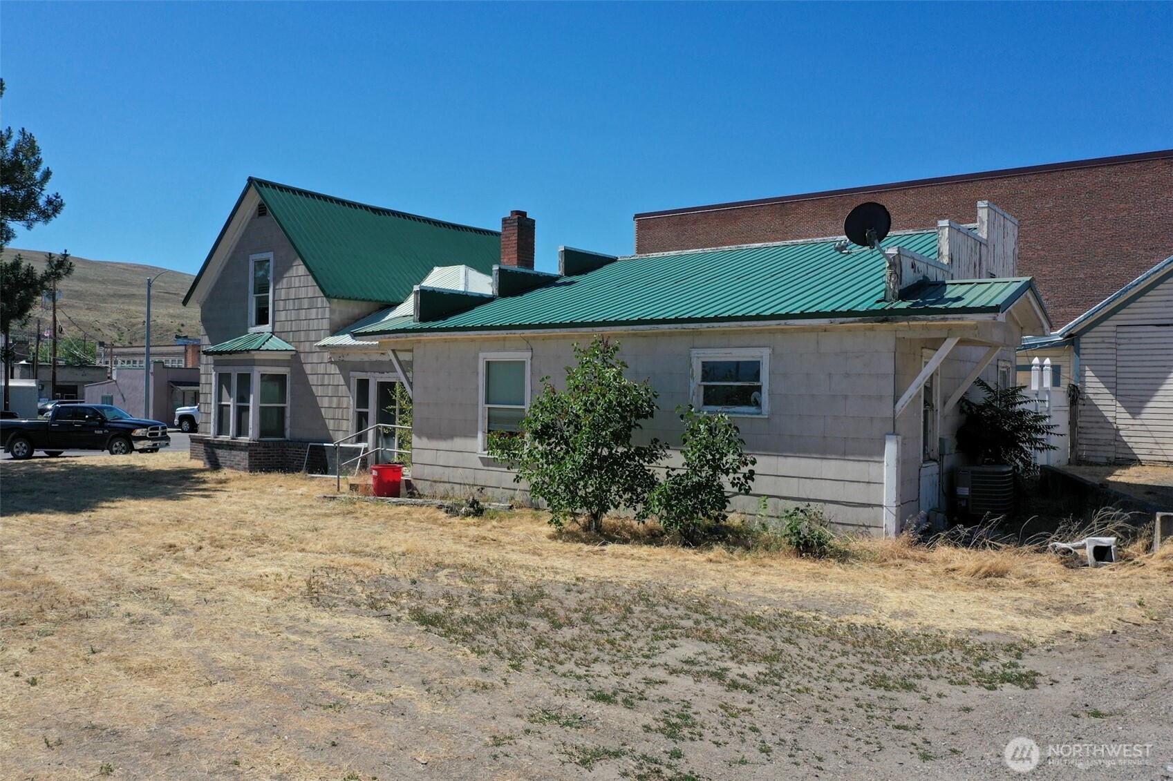 112 3rd Avenue Property Photo 36