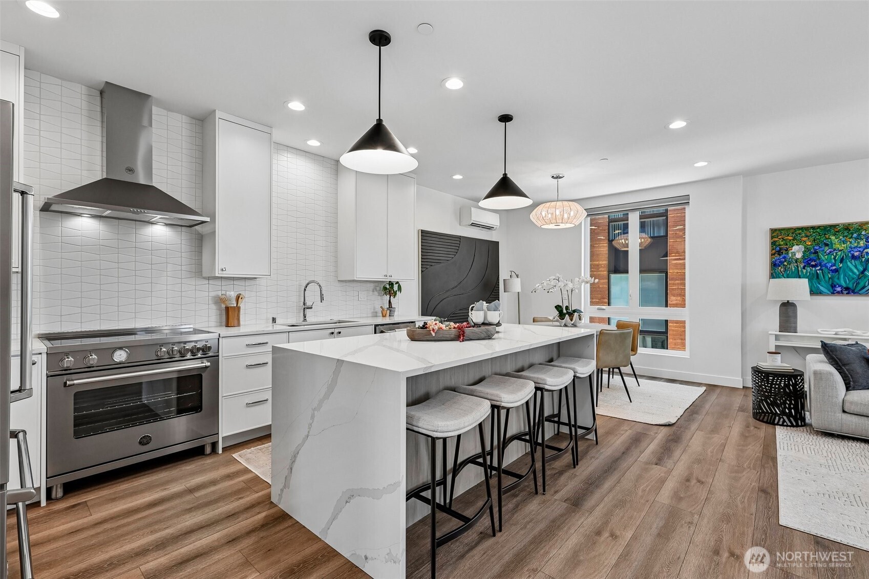 117 6th Street E Property Photo 6