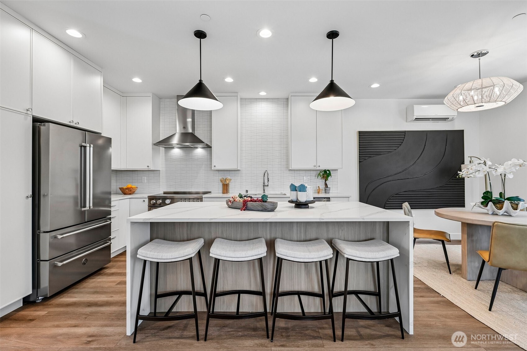 117 6th Street E Property Photo 8