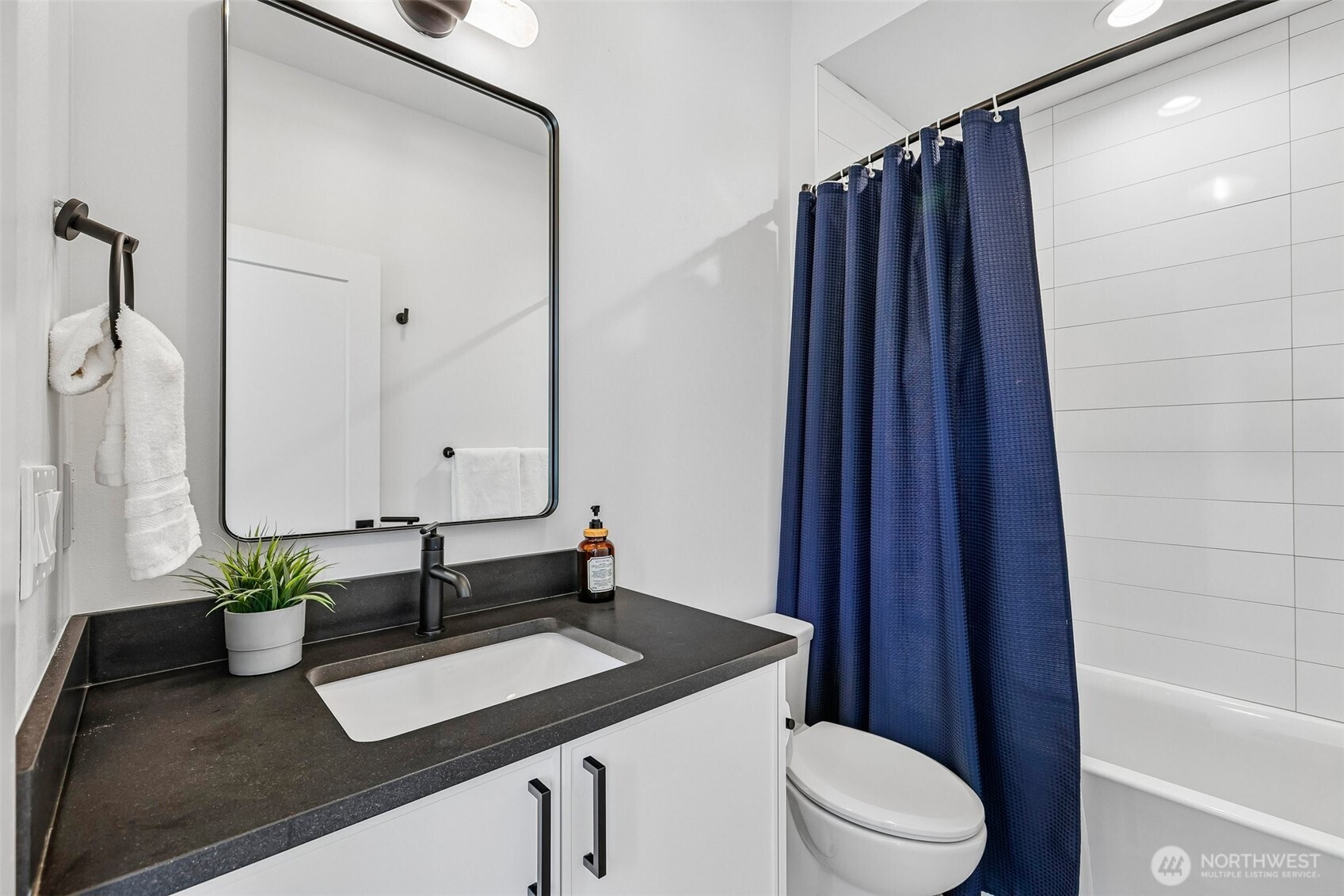 117 6th Street E Property Photo 23