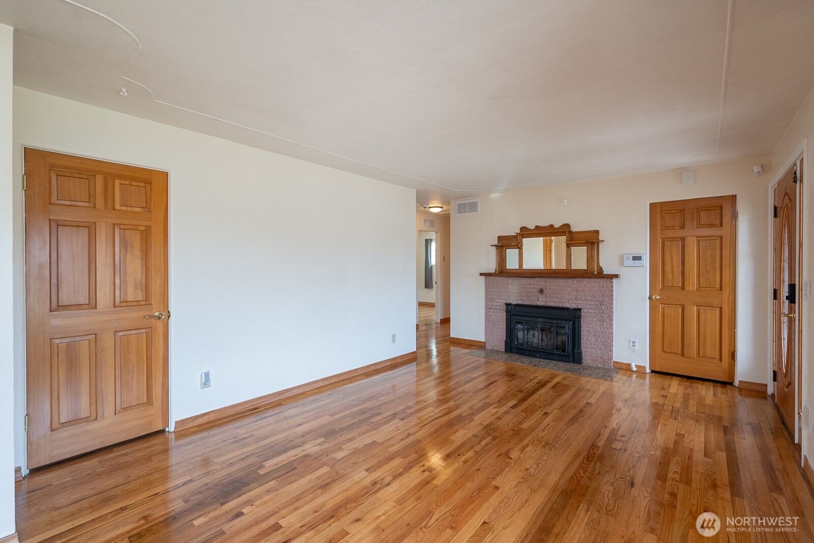 920 S Dahlia Drive Property Photo 5