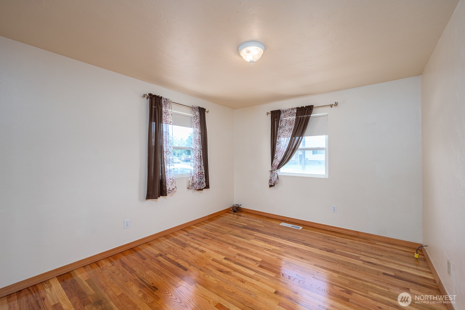 920 S Dahlia Drive Property Photo 7