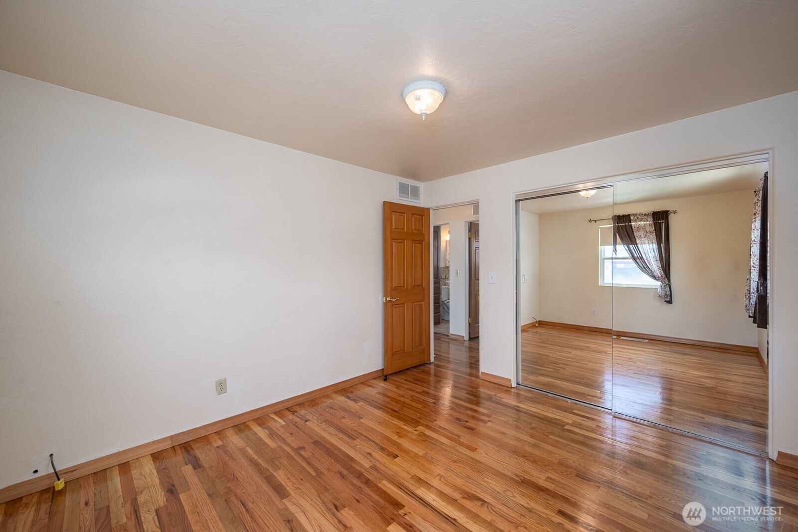 920 S Dahlia Drive Property Photo 9