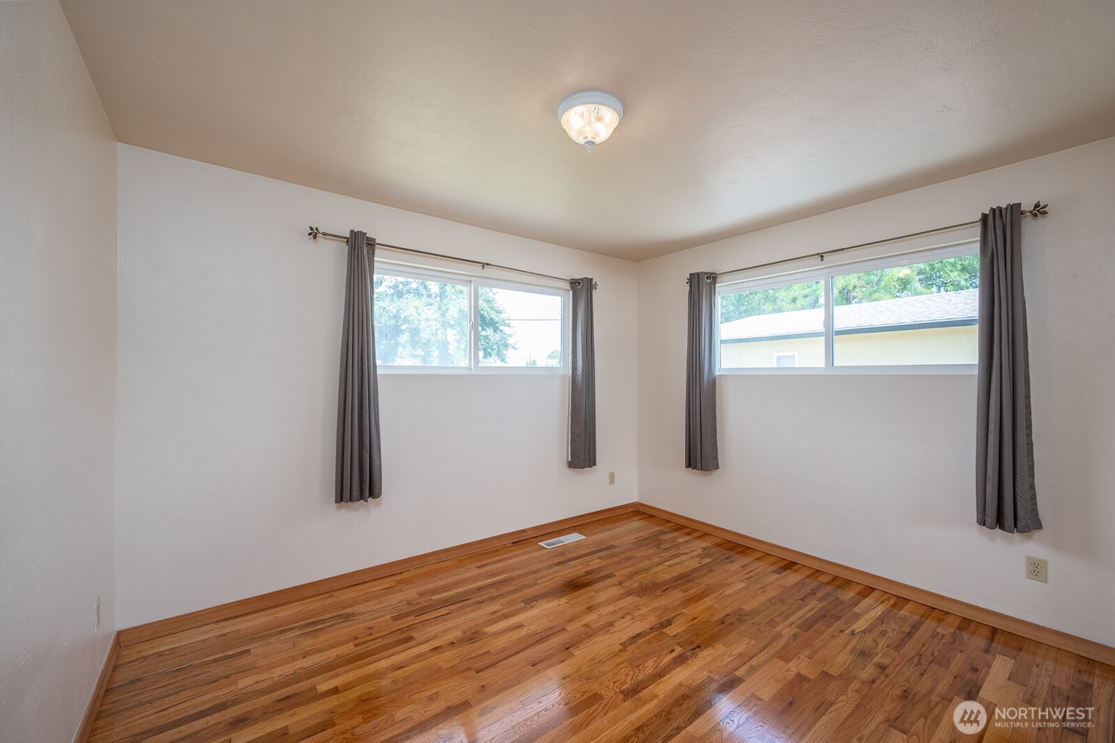 920 S Dahlia Drive Property Photo 10