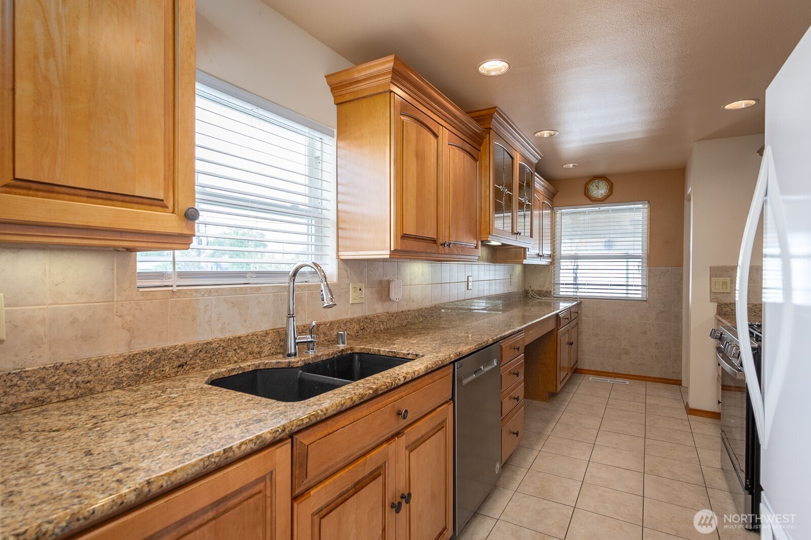 920 S Dahlia Drive Property Photo 12