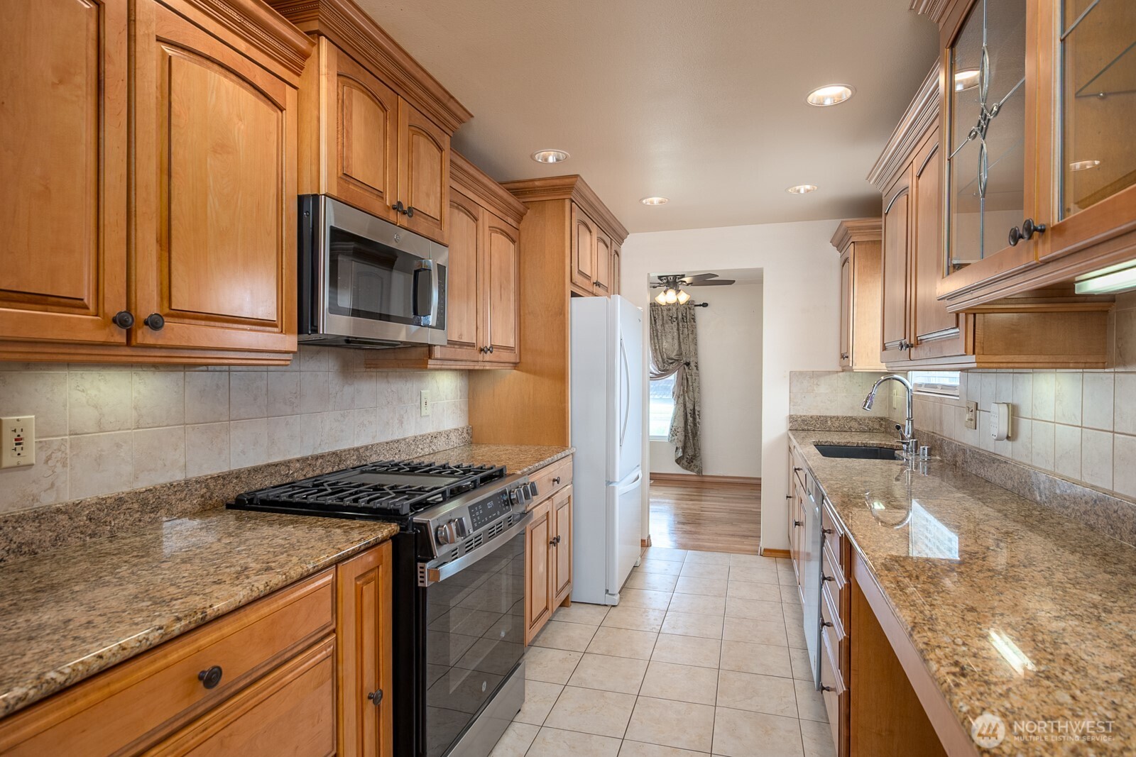 920 S Dahlia Drive Property Photo 14