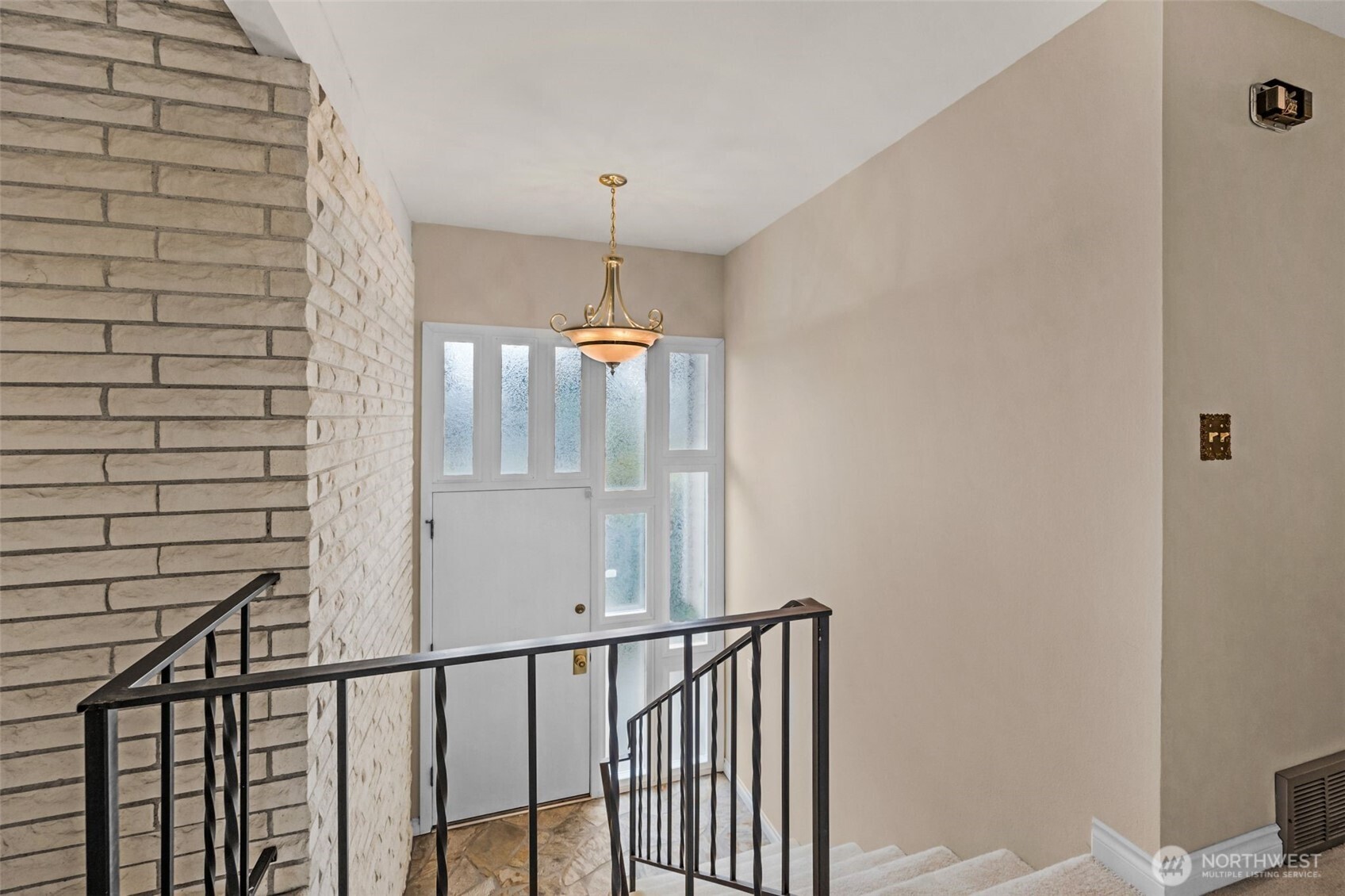 19122 34th Place Property Photo 3