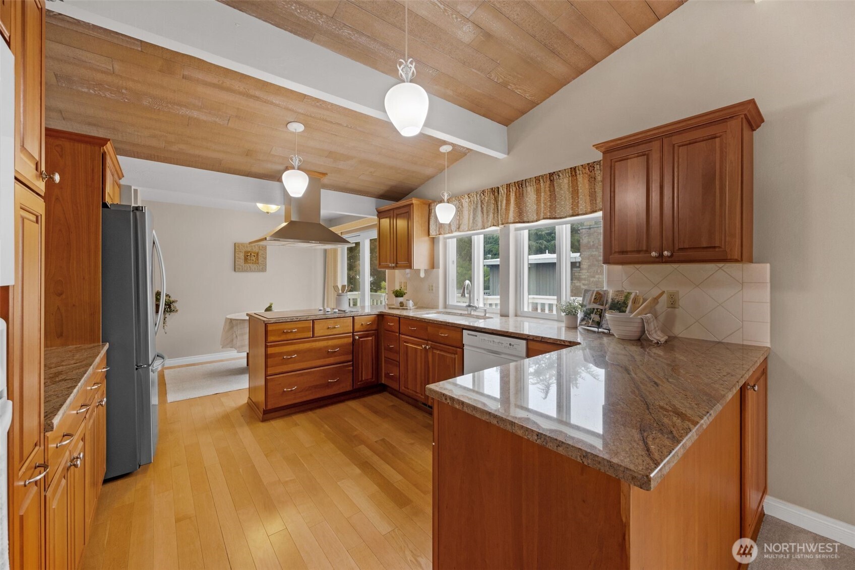 19122 34th Place Property Photo 7