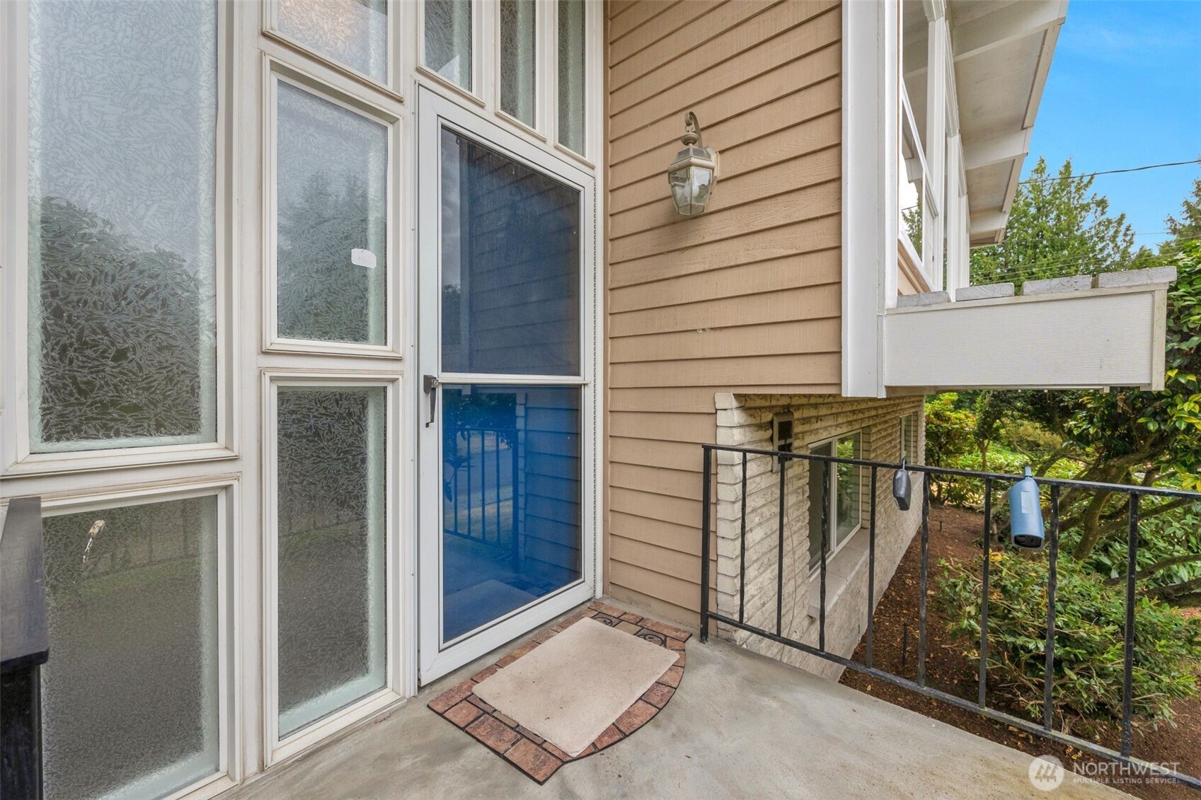 19122 34th Place Property Photo 10