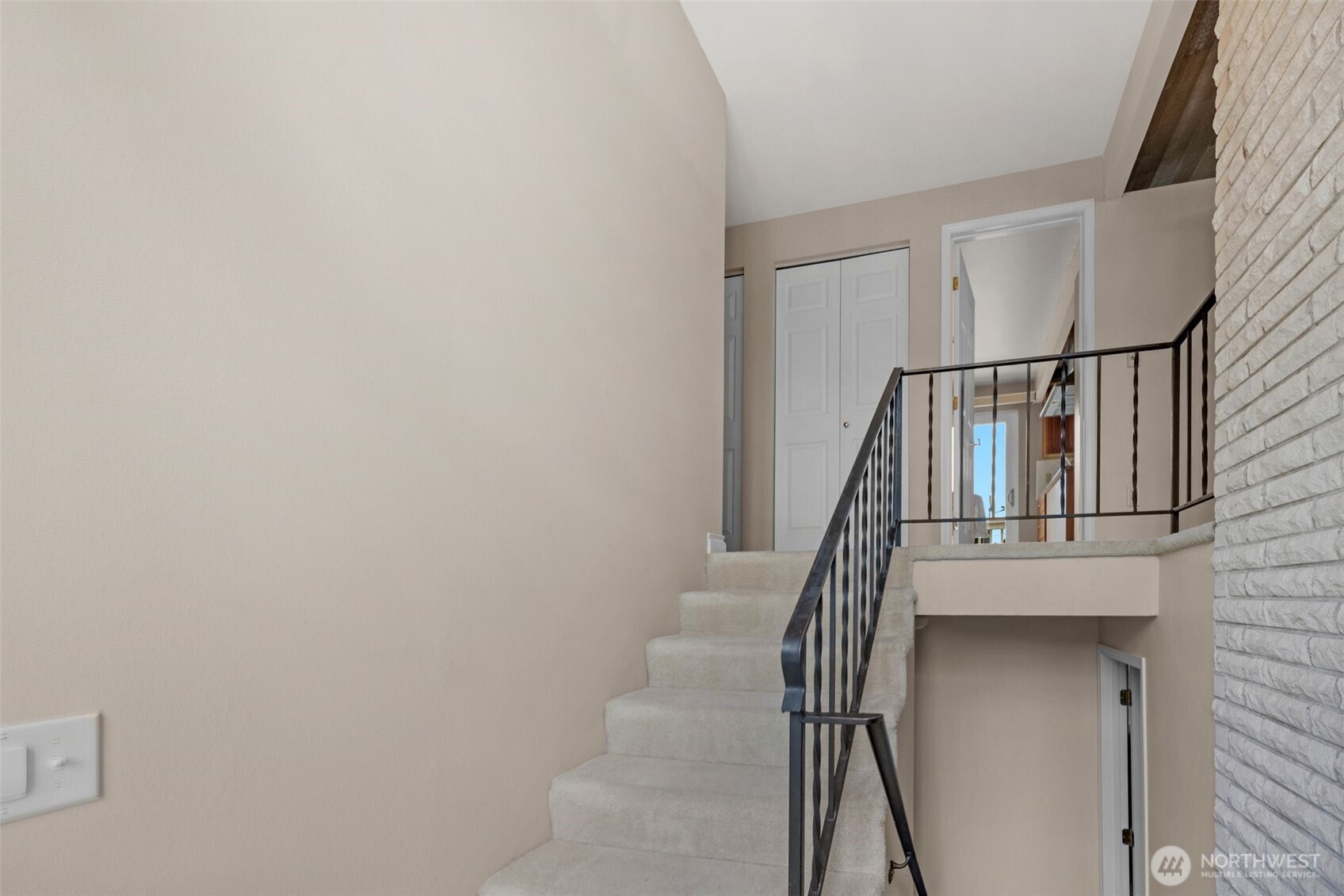 19122 34th Place Property Photo 16